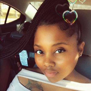 Meet your Posher, Deana